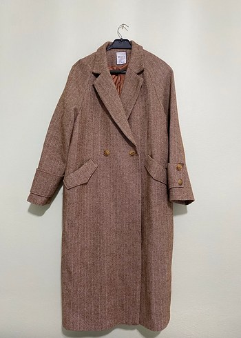 Uzun kahverengi düğmeli kaban - Görsel 2