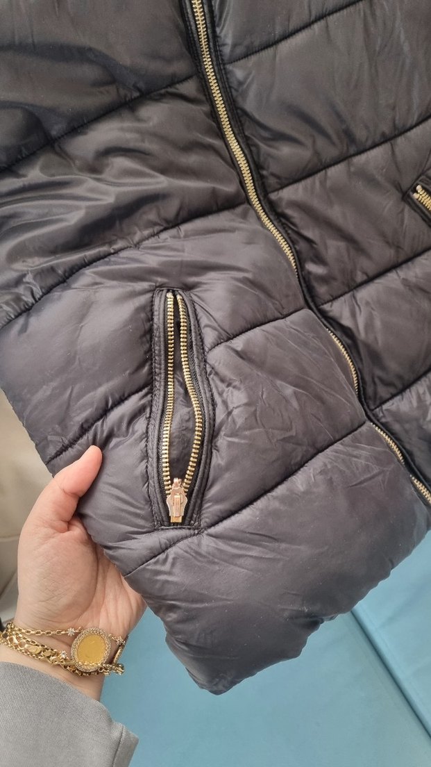 Siyah Kürklü Kadın Kışlık Mont - Görsel 2