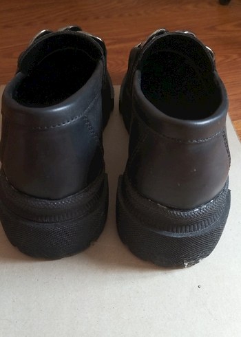 37 Beden Zincir Detaylı Siyah Deri Kadın Loafer