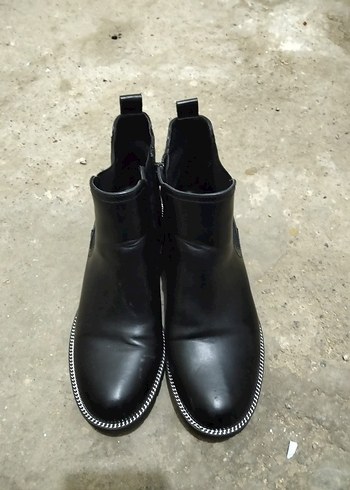 Siyah Rugan Stiletto Topuklu Kadın Bot
