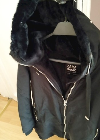 Zara Siyah Fermuarlı Kadın Mont