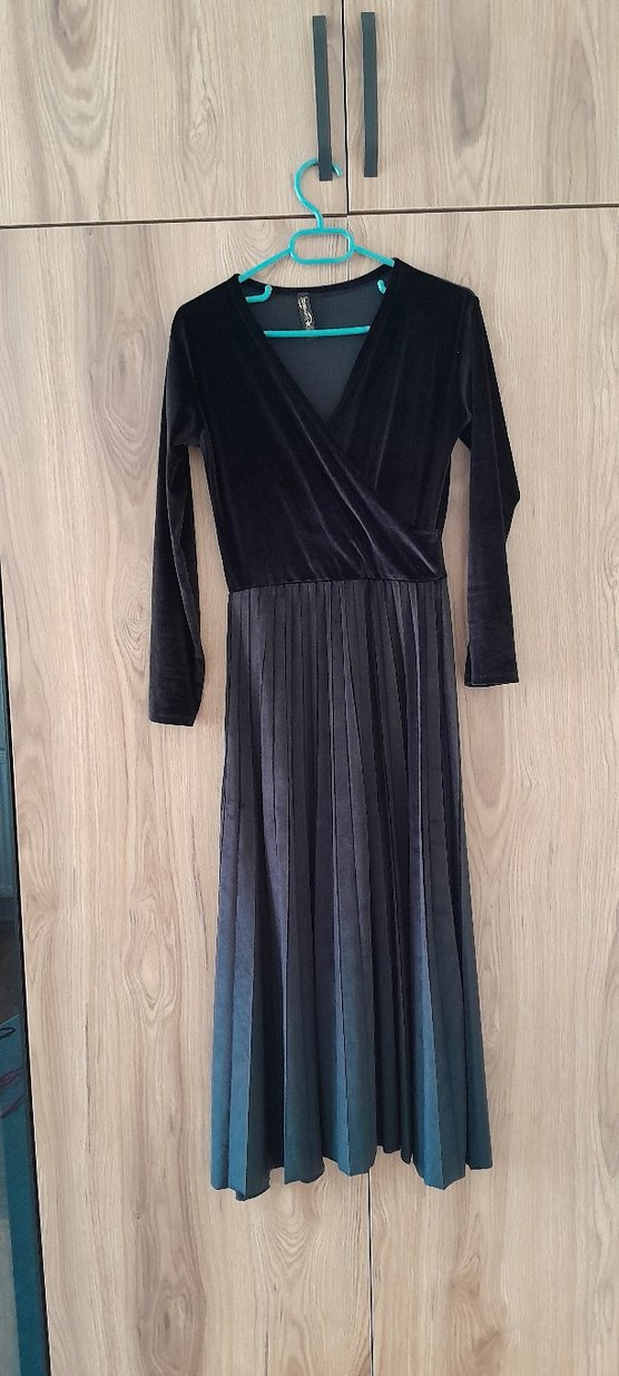 Siyah Uzun Kollu Pilili V Yaka Gotik Elbise - Görsel 2