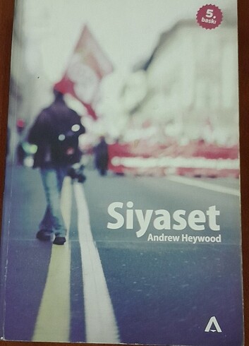 andrew heywood siyaset