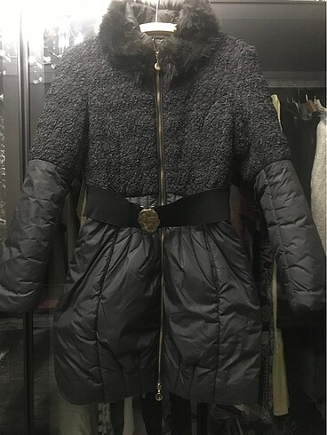 Zara Mont