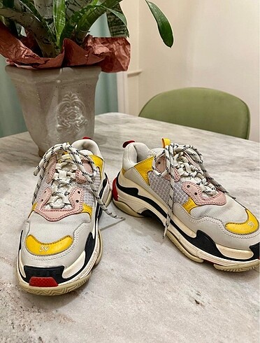 BALENCIAGA SNEAKER