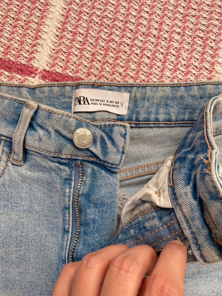 Zara Bohem Tarz Mini Yırtık Kot Şort - Görsel 3