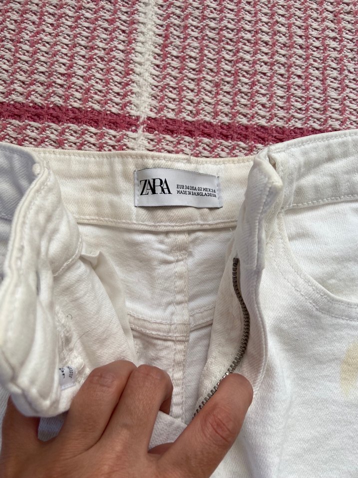 Zara Düğmeli Beyaz Kadın Mini Kot Şort - Görsel 3