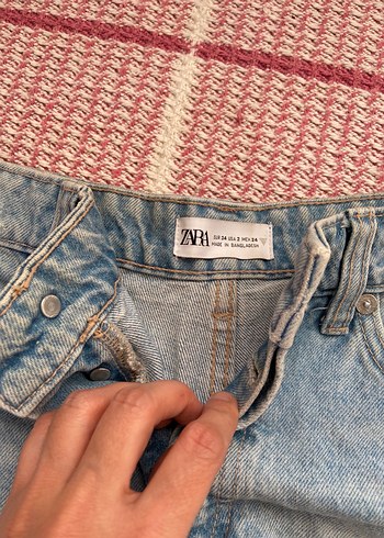 Zara Düğmeli Mini Mavi Yırtık Kot Şort - Görsel 2