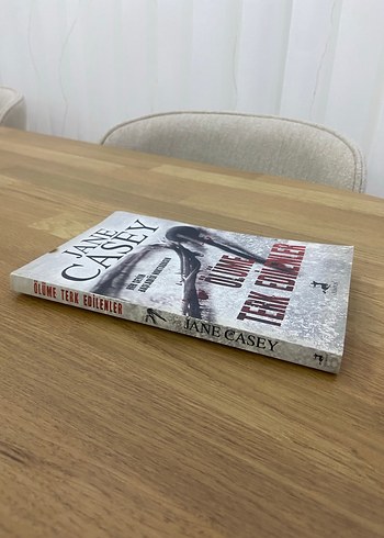 Jane Casey Ölüme Terk Edilenler Kitabı - Görsel 3