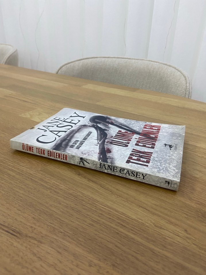Jane Casey Ölüme Terk Edilenler Kitabı - Görsel 3