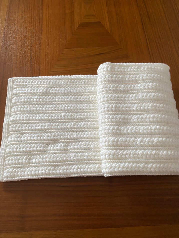 Beyaz Örgü Desensiz Bebek Battaniyesi - Görsel 3