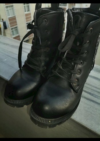 33 Beden Siyah Deri Punk Tarzı çocuk Botları