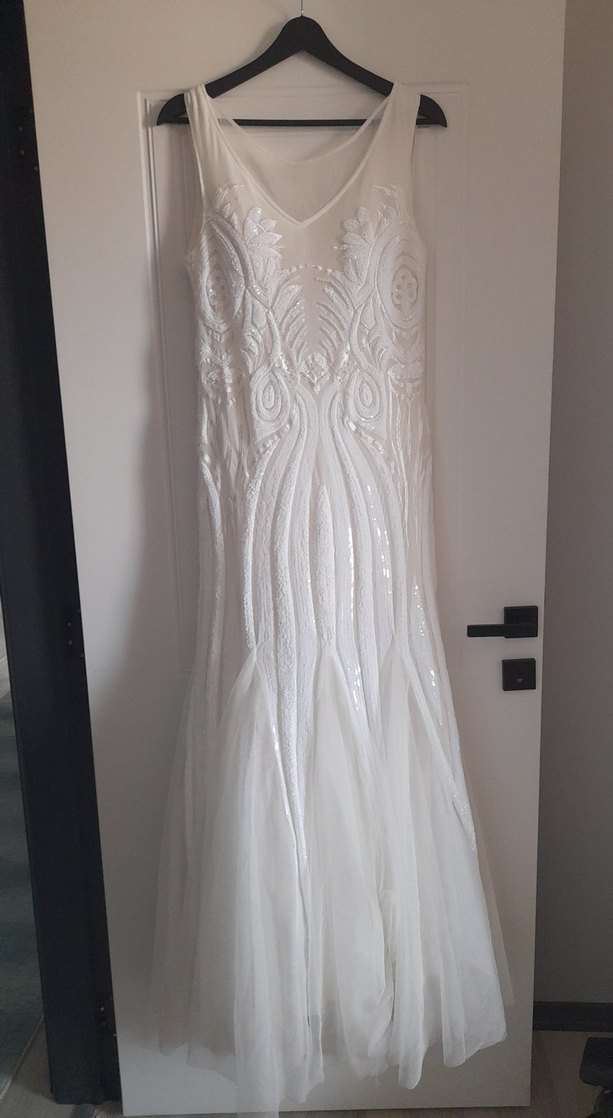 İnce İşlemeli V Yakalı Uzun Denizkızı Gelinlik - Görsel 2