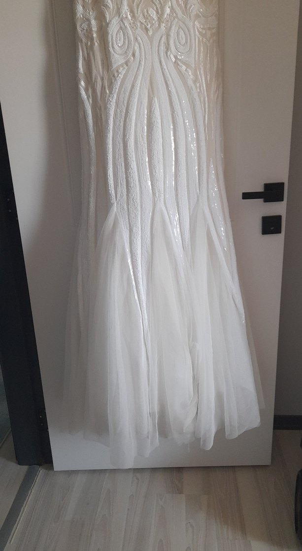 İnce İşlemeli V Yakalı Uzun Denizkızı Gelinlik - Görsel 3