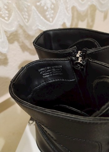 Siyah Bağcıklı Blok Topuk Kadın Bot - Görsel 5