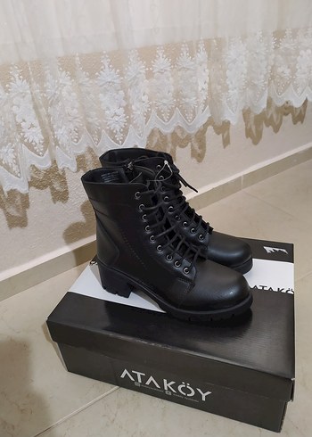 Siyah Bağcıklı Blok Topuk Kadın Bot - Görsel 2