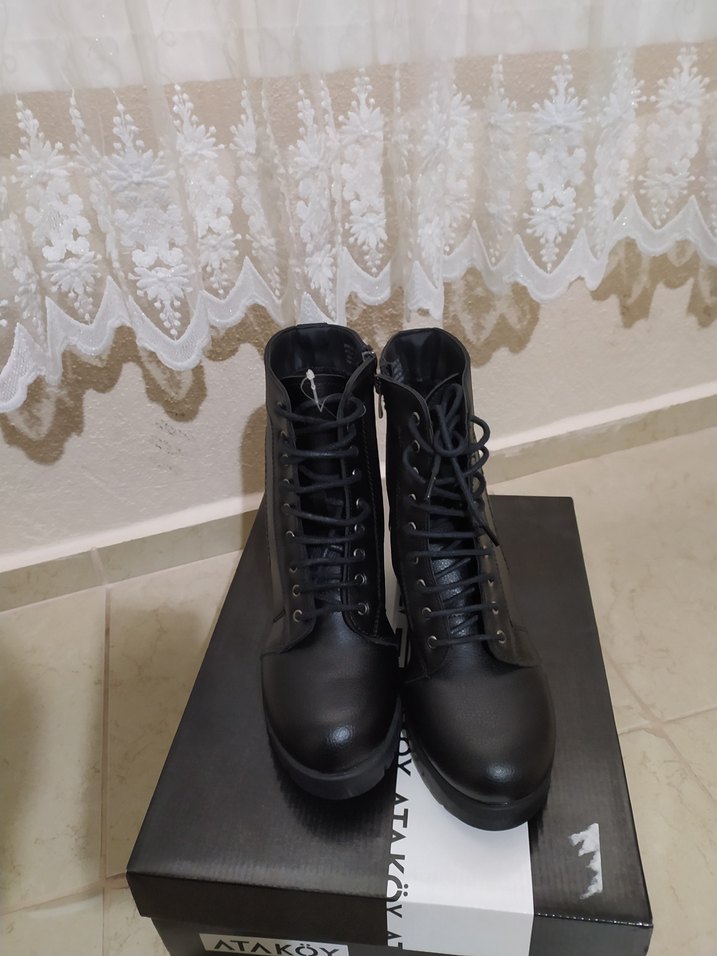 Siyah Bağcıklı Blok Topuk Kadın Bot - Görsel 4