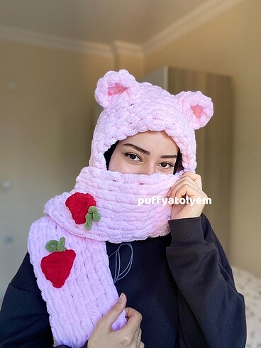9 yaş ve 5 yaş çilekli atkılı bere