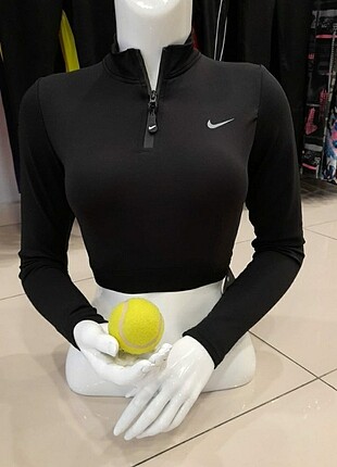 Nike crop sporcu büstiyer 