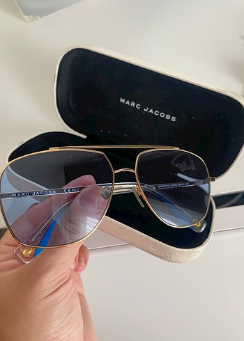 Marc Jacobs Altin Cerceveli Modern Gunes Gozlugu