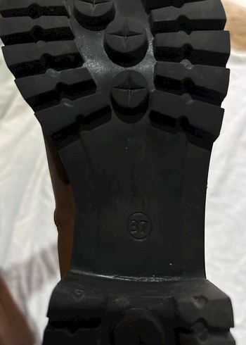 Kahverengi Kadın Bot - Görsel 3