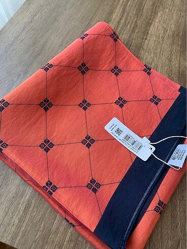 Silkhome olinda eşarp