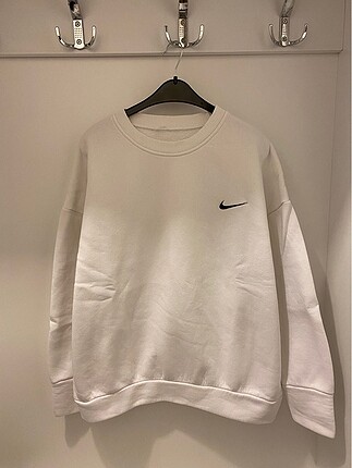 Nike sweatshirt