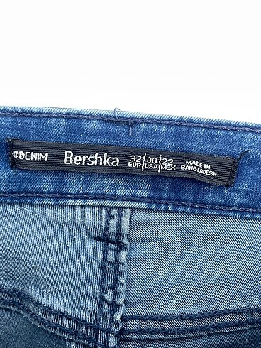 32 Beden mavi Renk Bershka Mini Şort %70 İndirimli.
