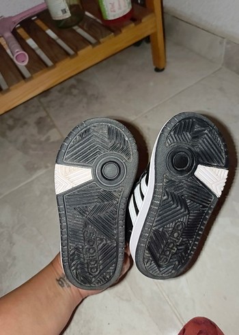 24 Beden adidas Çocuk Siyah Beyaz Cırtlı Spor Ayakkabı