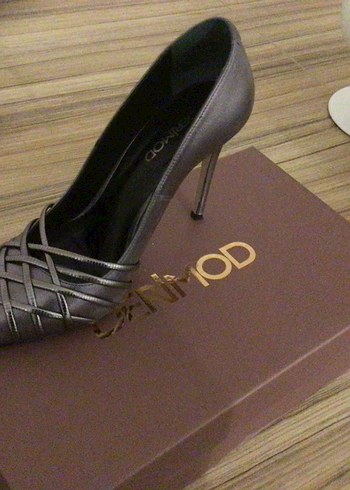 37 Beden gri Renk Derimod Kadın Deri Pilili Stiletto Topuklu Ayakkabı