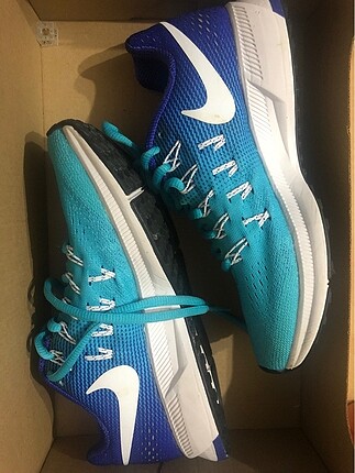 Nike Nike Kadın Spor Ayakkabısı (35.5 numara)