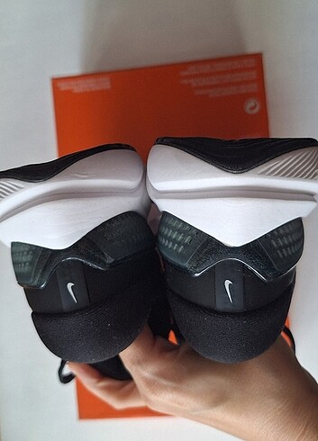36 Beden siyah Renk Vomera 16 Orjinal Nike spor ayakkabısı 