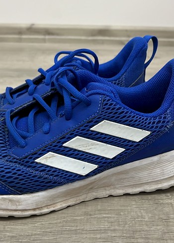 Adidas spor ayakkabı