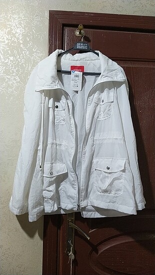 Beyaz mont LC Waikiki 46