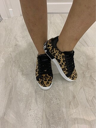Dolce & Gabbana Bayan 36/40 FIRSAT ÜRÜNÜ SON FİYAT