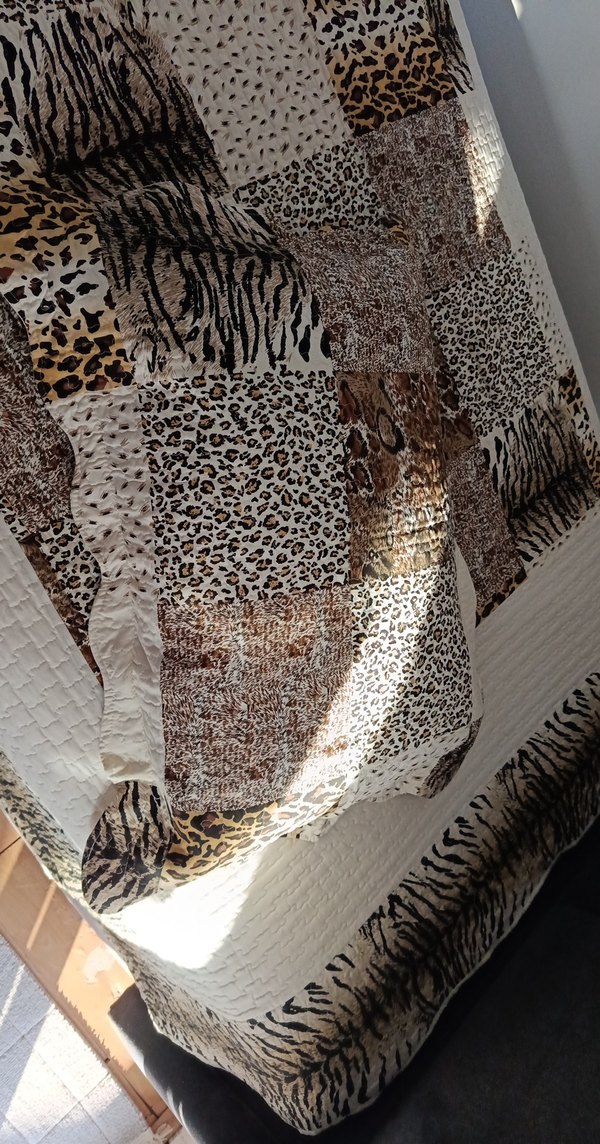 Kahverengi tek kişilik Leopar Desenli Yatak Örtüsü - Görsel 3