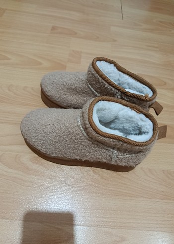 Bej Kürklü Kadın Dolgu Taban Bot - Görsel 4