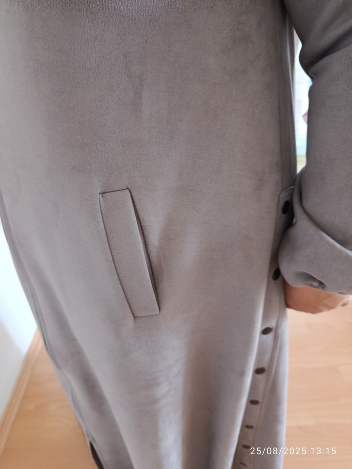 Gri Süet Kadın Uzun Düğmeli Kaban - Görsel 4