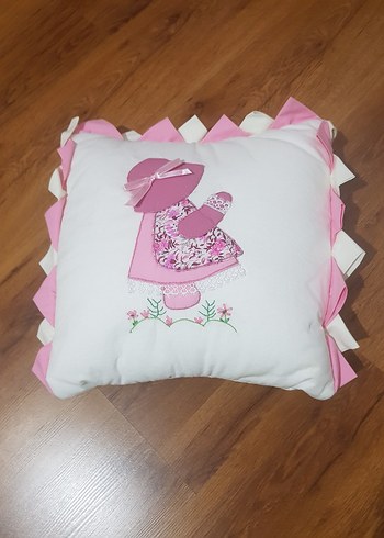 Pembe Nakışlı Dekoratif Yastık - Görsel 3