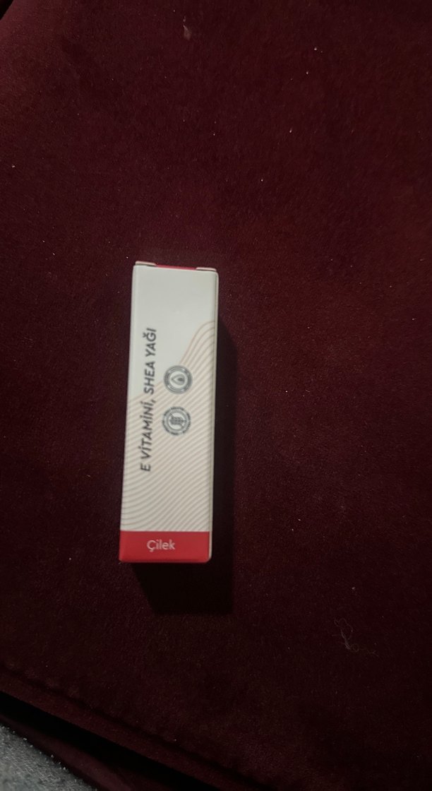 Soltis SPF 50 Koruyucu Çilekli Dudak Balmı - Görsel 3