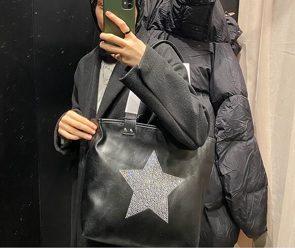  Beden Bershka Parlak Taşlı Yıldız Desenli Çanta