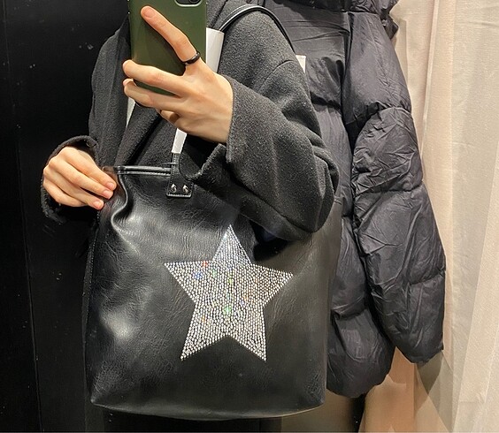  Beden siyah Renk Bershka Parlak Taşlı Yıldız Desenli Çanta