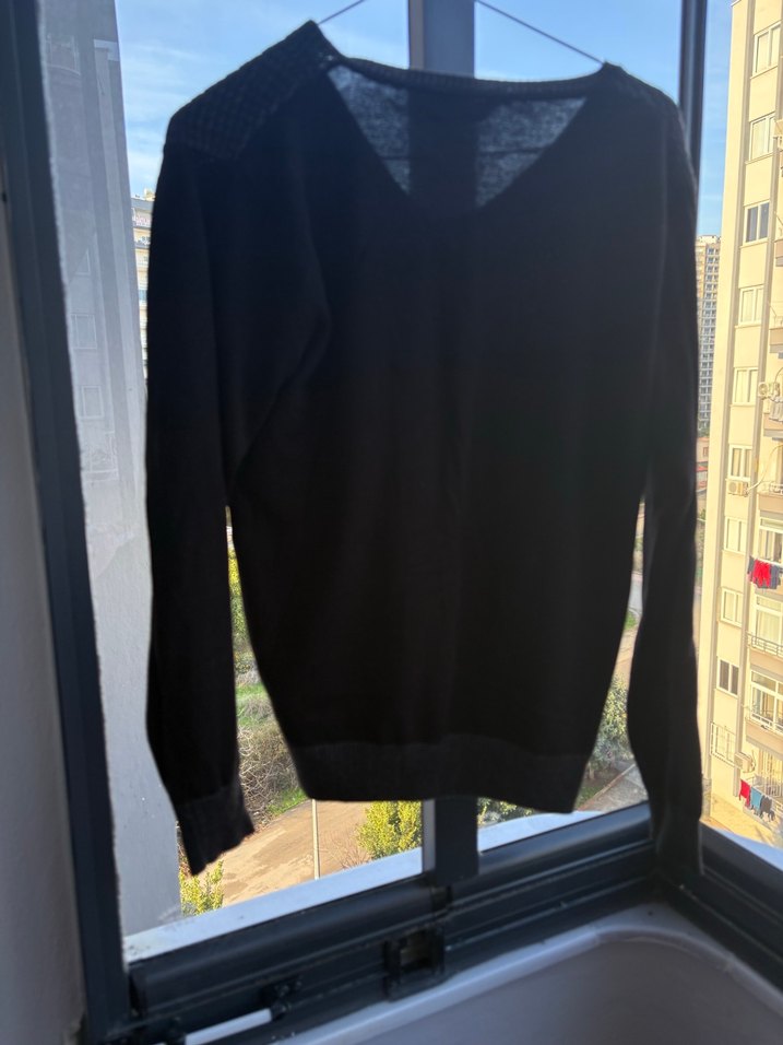 V Yaka Siyah Erkek Triko Kazak TUDORS - Görsel 3