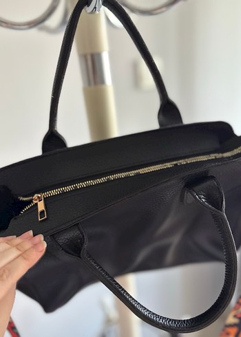 Desenli Askılı Siyah Deri Kadın Çanta - Görsel 5