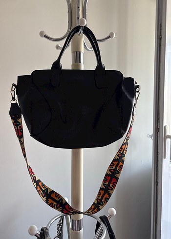 Desenli Askılı Siyah Deri Kadın Çanta - Görsel 3