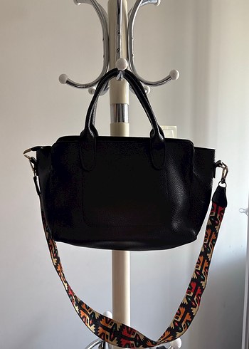 Desenli Askılı Siyah Deri Kadın Çanta - Görsel 6