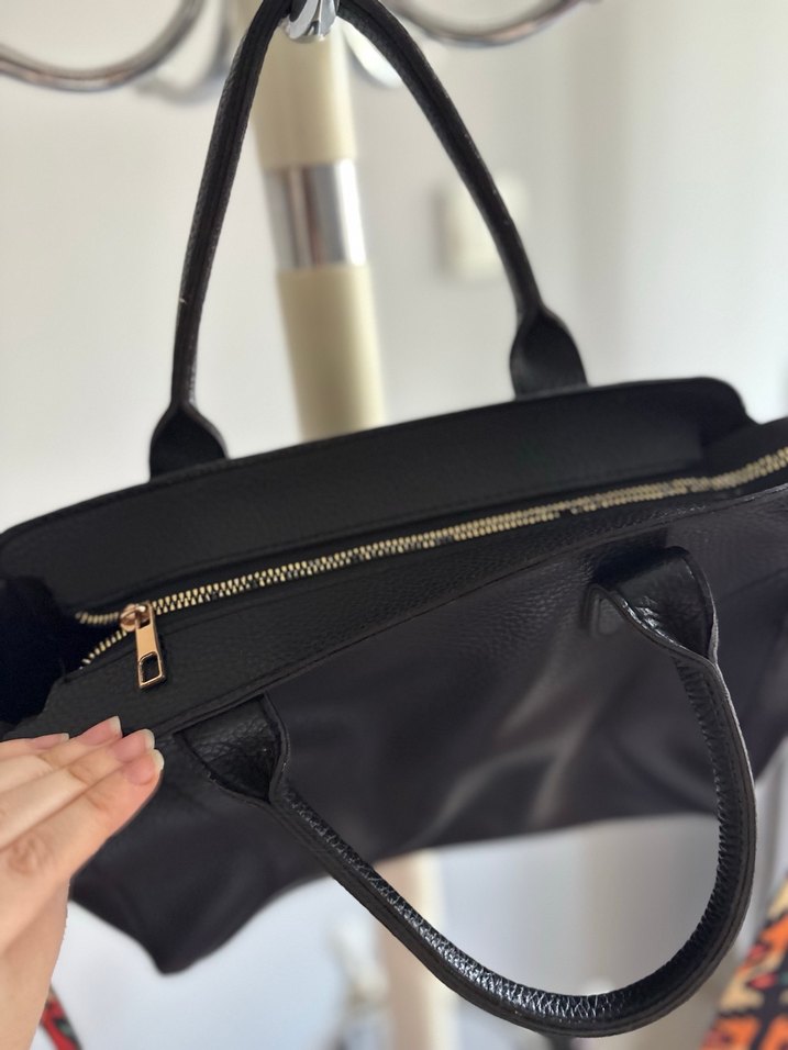 Desenli Askılı Siyah Deri Kadın Çanta - Görsel 5