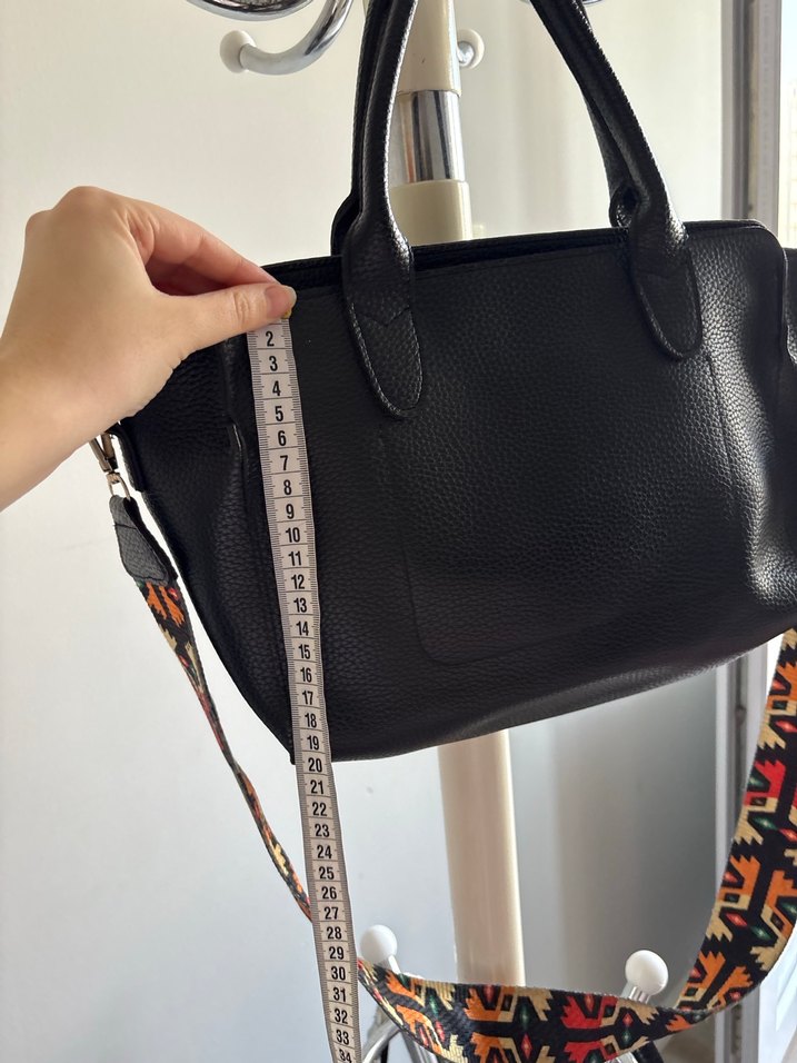 Desenli Askılı Siyah Deri Kadın Çanta - Görsel 4
