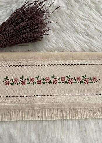 Nakışlı Beyaz Havlu etamin - Görsel 2