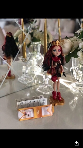 Ever After High Lizzie hearts